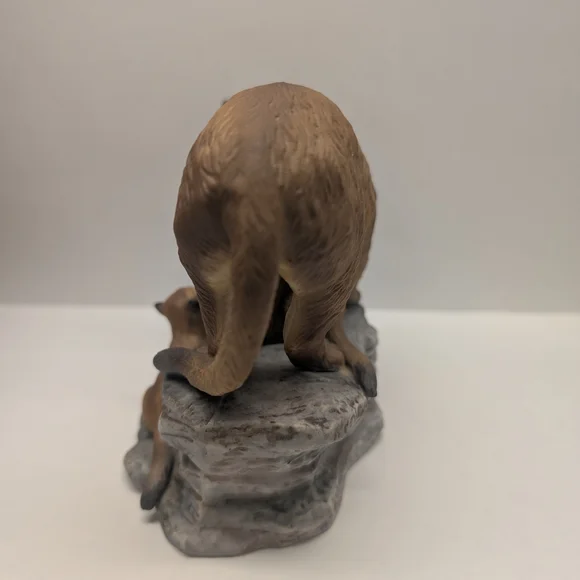 Mountain Lion Family Figurine - Brown - Picture 2 of 11